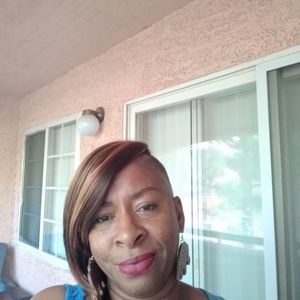 Meet your Posher, Pamala